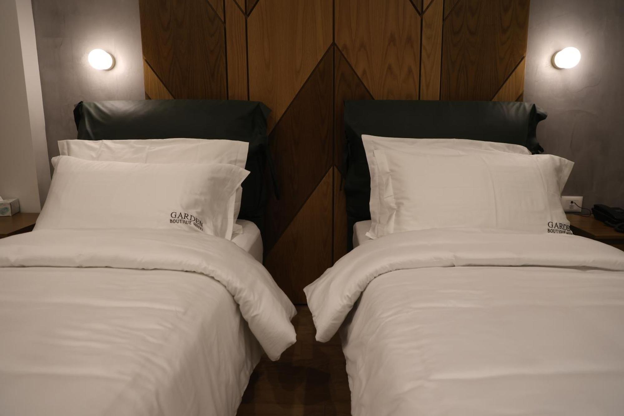 Garden Boutique Hotel 地拉那 外观 照片