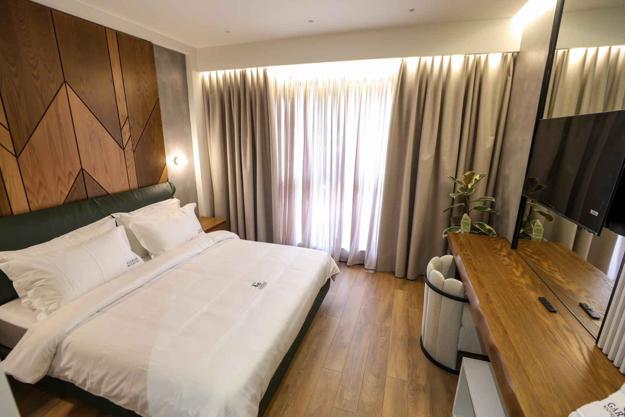 Garden Boutique Hotel 地拉那 外观 照片